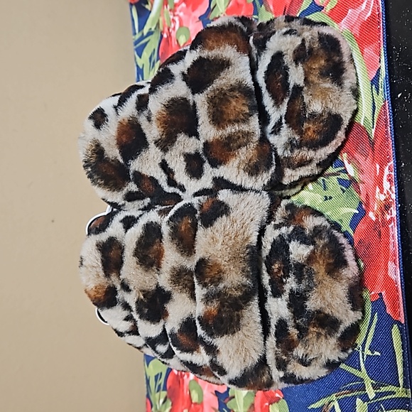 NWOT UGG Leopard Slides - Picture 5 of 10